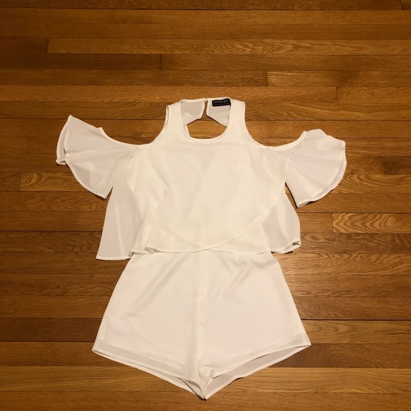 OPEN BACK back romper! Worn once, perfect 4 summer - Picture 3 of 7